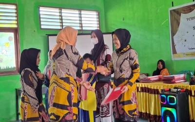 Kegiatan Pembagian Rapor